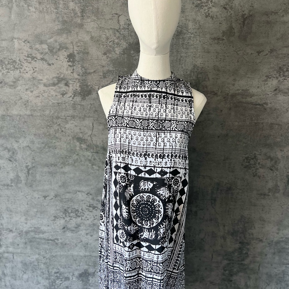 Love Tree Black and White Halter A-line Top